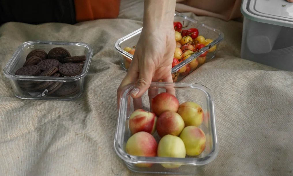 white picnic blanket waterproof